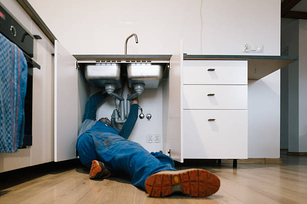 Professional Leak Detection technician working in El Jobean, FL